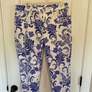 Chico’s Size 2 So Slimming Girlfriend Crop Pant